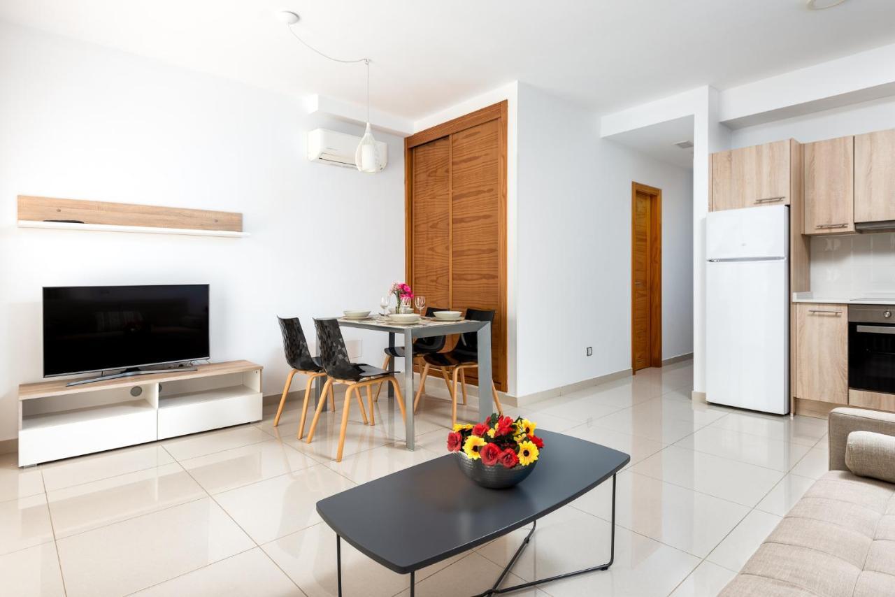Apartamentos Las Palmeras Puerto De Mogan Bagian luar foto